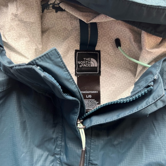 Green North Face windbreaker - Picture 6 of 6